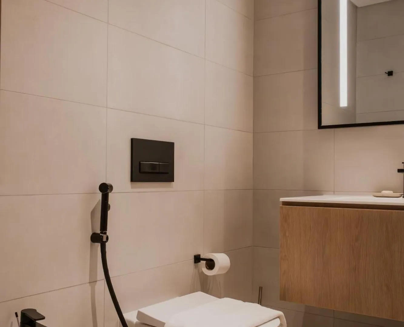 Apartment Downtown Dreams I Modern 2Br Getaway I Iconic Full Burj Khalifa Views I Near Dubai Mall